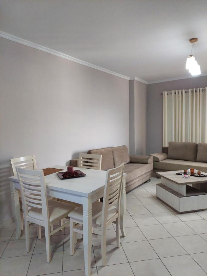 B & D Apartment Sarandë Eksteriør billede
