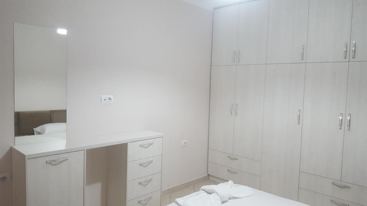 B & D Apartment Sarandë Eksteriør billede