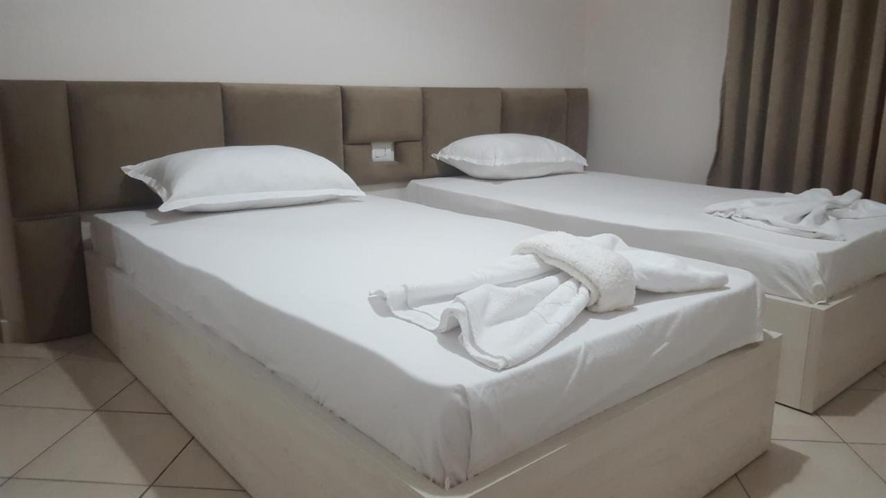 B & D Apartment Sarandë Eksteriør billede